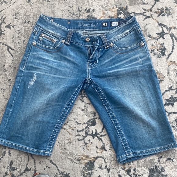 Miss Me Bermuda denim shorts - Picture 2 of 3